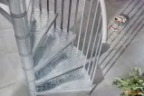 Preview: Außentreppe Rondo Zink mit rutschsicheren Stufen